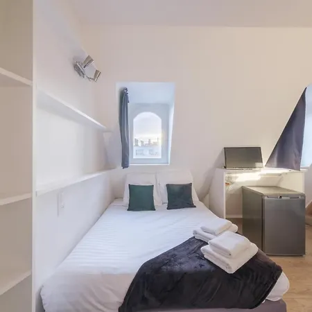 Place Emily In * Paris