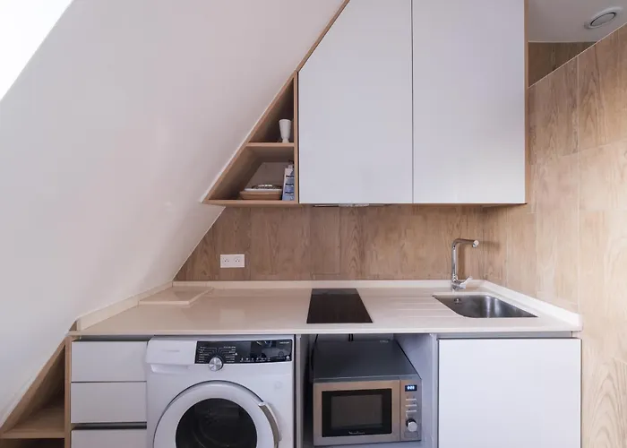 Appartement Place Emily In Paris